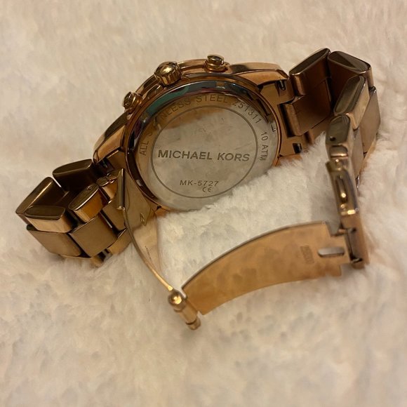 Michael Kors Watch w/extra links and original box main image 13